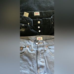 Levis jeans like new😩 tried on 30x30